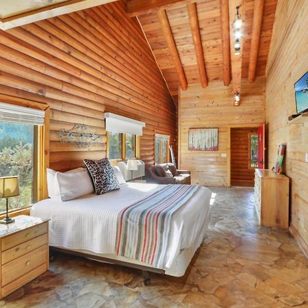 Wimberley Log Cabins Resort And Suites- Unit 4 エクステリア 写真