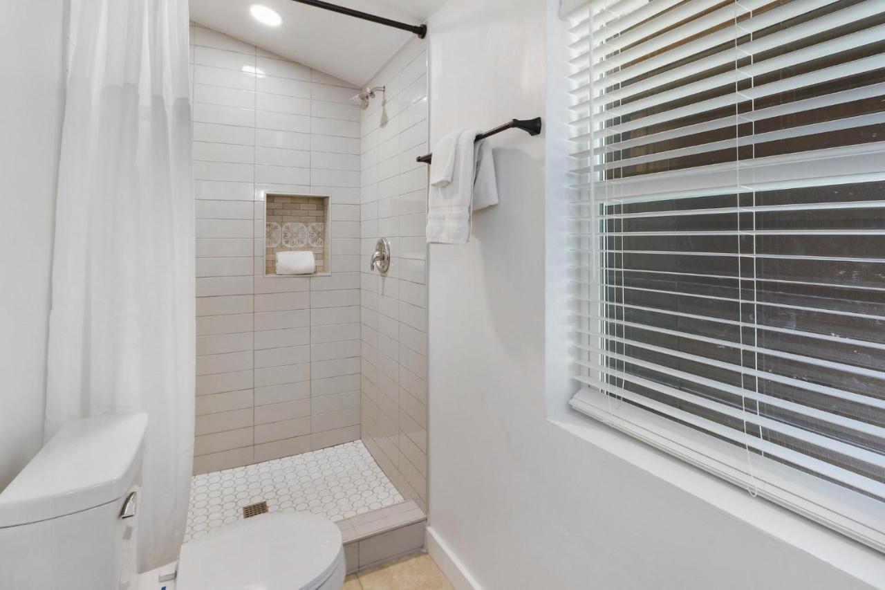 Wimberley Log Cabins Resort And Suites- Unit 4 エクステリア 写真